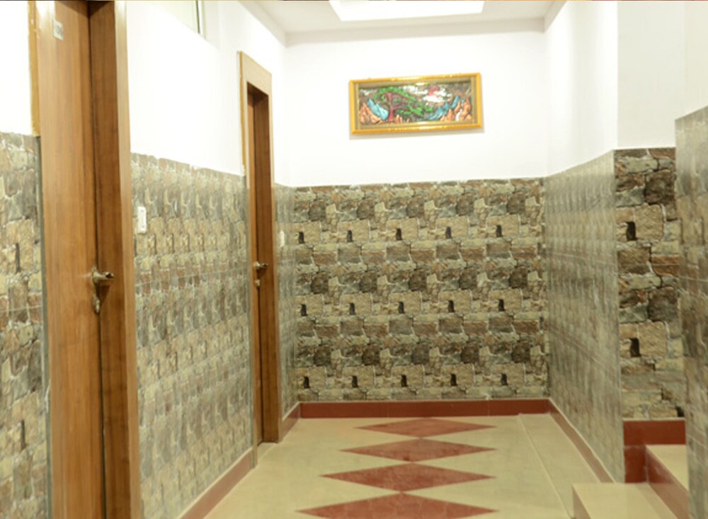 Hotel Crown Hotel Interior