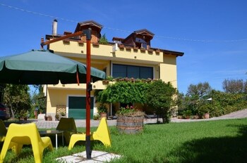 B&b Il Girasole Hotel Entrance