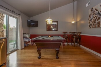 Immaculate 4bed 7min To Vegas Strip Billiards