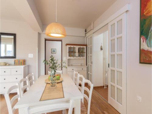 Four Bedroom Holiday Home With Sea View In Porec Hotel Description