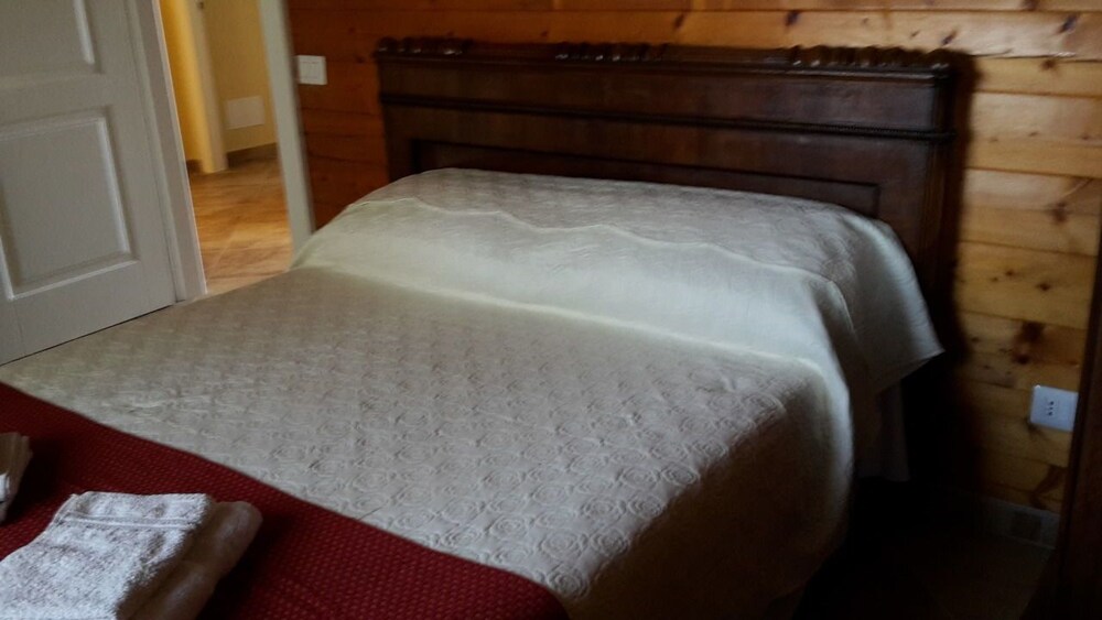 Alba Chiara Guestroom