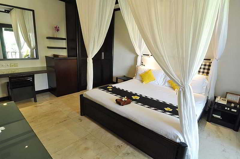 Candi Beach Resort & Spa Room