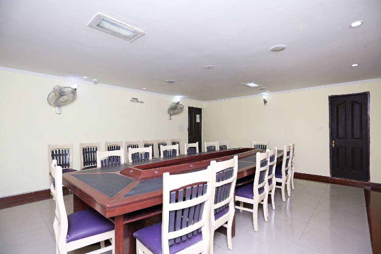 Oyo 10150 Sun Hotel 