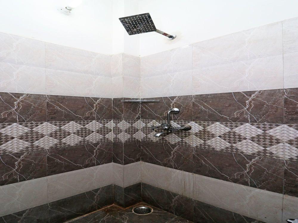 Oyo 7885 Hotel Myraa 