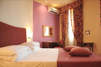 Hotel Casali Guestroom