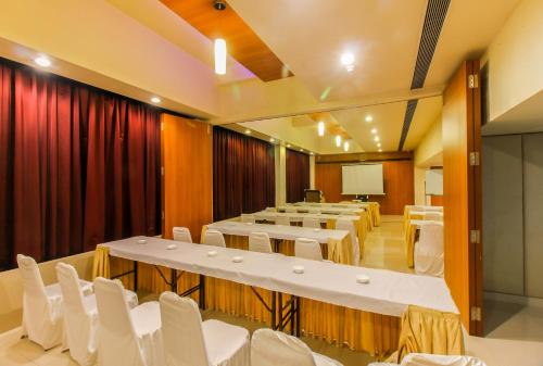 Fabhotel Devanshi Inn Navi Mumbai 