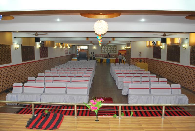 Hotel Paradise Inn 