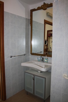 Albergo Avalon Bathroom Sink