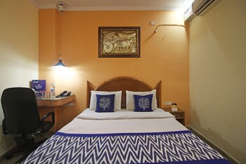 Oyo 7147 Hotel Madhur Regency Guestroom