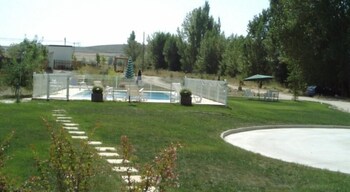 Hotel Santa Coloma Del Camino Property Grounds