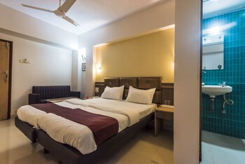 Hotel Vashi Inn 