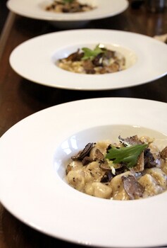 Villa Fonteintanata (ویلا فونتینتاناتا) Food and Drink