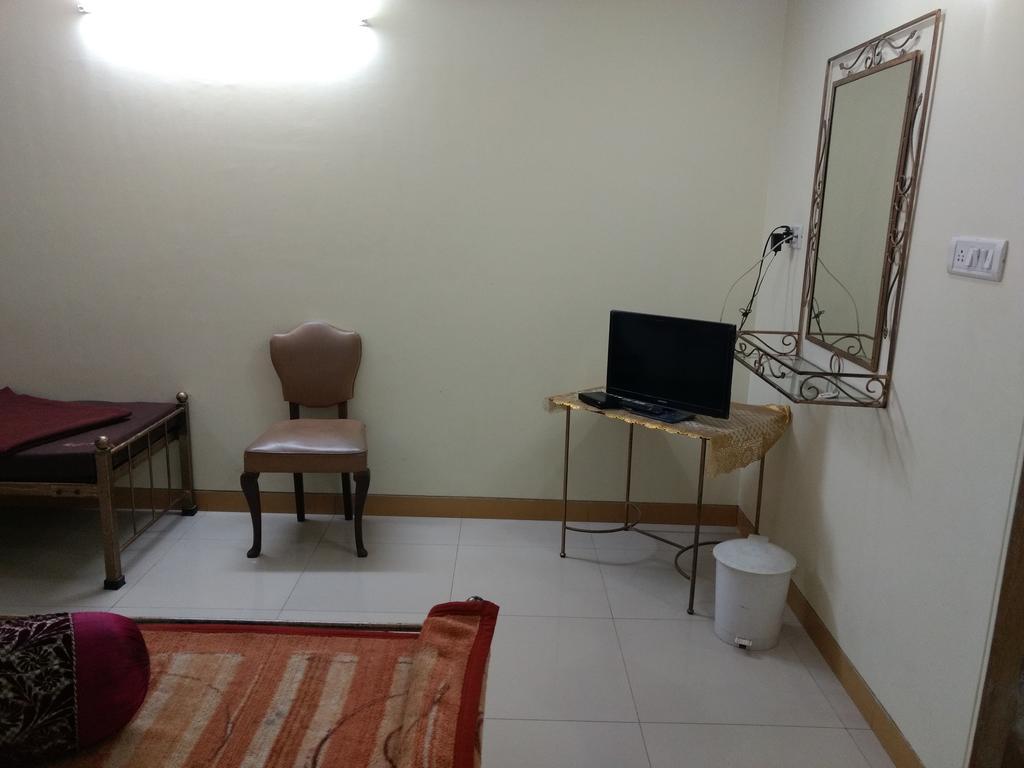 Hotel Shanti Palace 