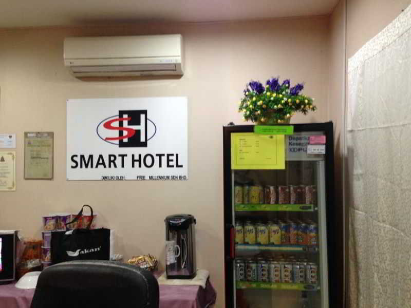 Smart Hotel Bangi Seksyen 9 (اسمارت هتل بانجی سكسین ۹) Lobby