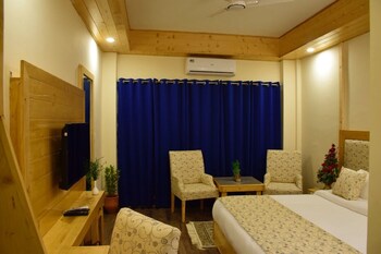 The Dagshai Manor Guestroom