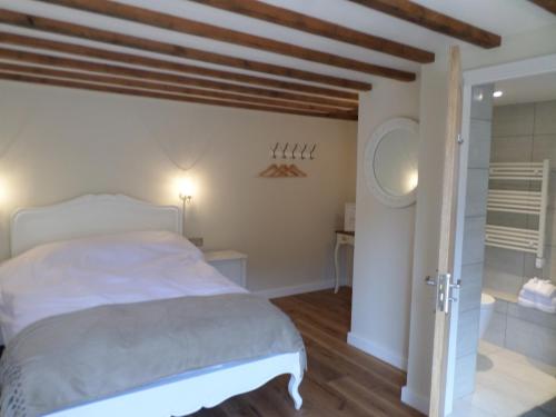 The Queen Matilda Country Inn & Rooms 