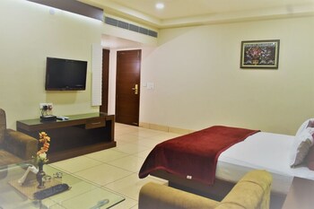 Hotel Ashish Continental Guestroom