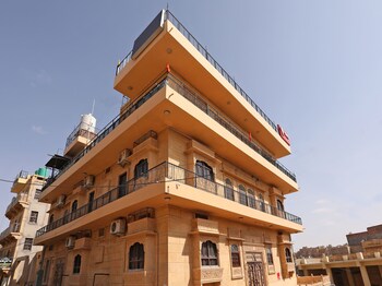 Oyo 1402 Hotel Prithvi Exterior
