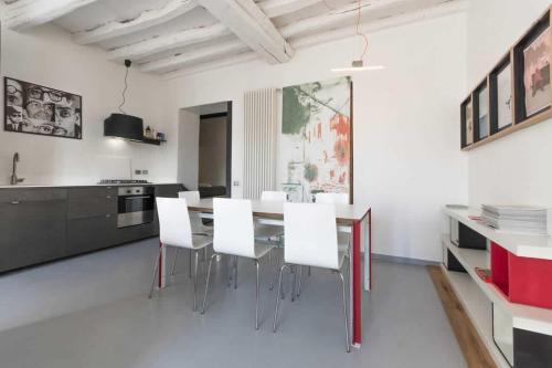 Le Petit Loft Hotel Description