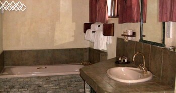 Lodge At The Ancient City Bathroom