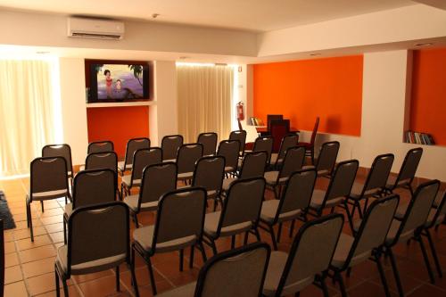 Yellow Alvor Garden All Inclusive 