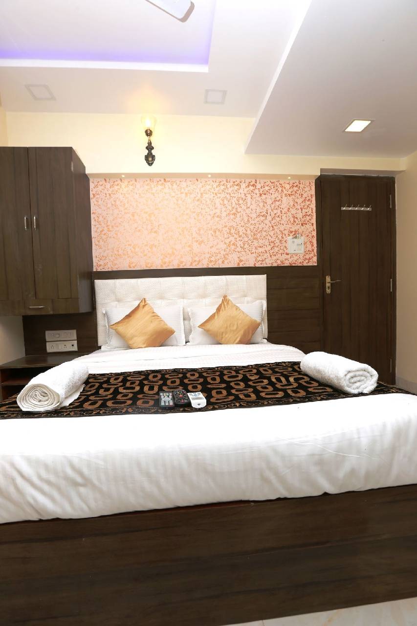 Hotel Sarah Inn 