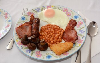 The Cove Guest House ( كوو گست هاوس) Food and Drink