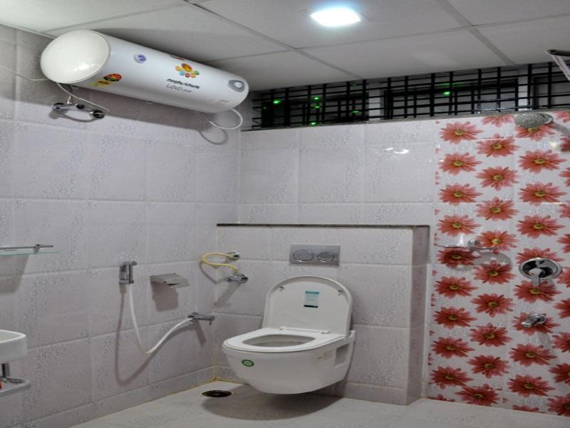 Hotel Av Comforts 