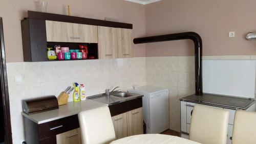 Adriatica Rooms (آدریاتیكا رومز) 