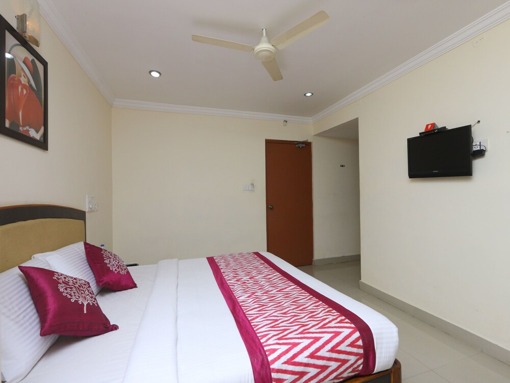 Oyo 9349 Hotel Swaagat Residency Guestroom