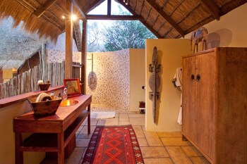 Tongabezi Lodge Bathroom