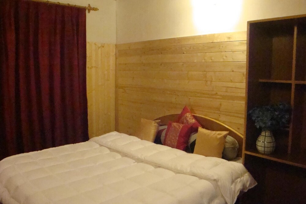 Radhu's Boutique Inn Guestroom