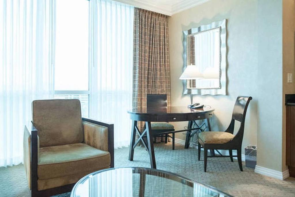 Stripview Luxury Suite At The Signature 