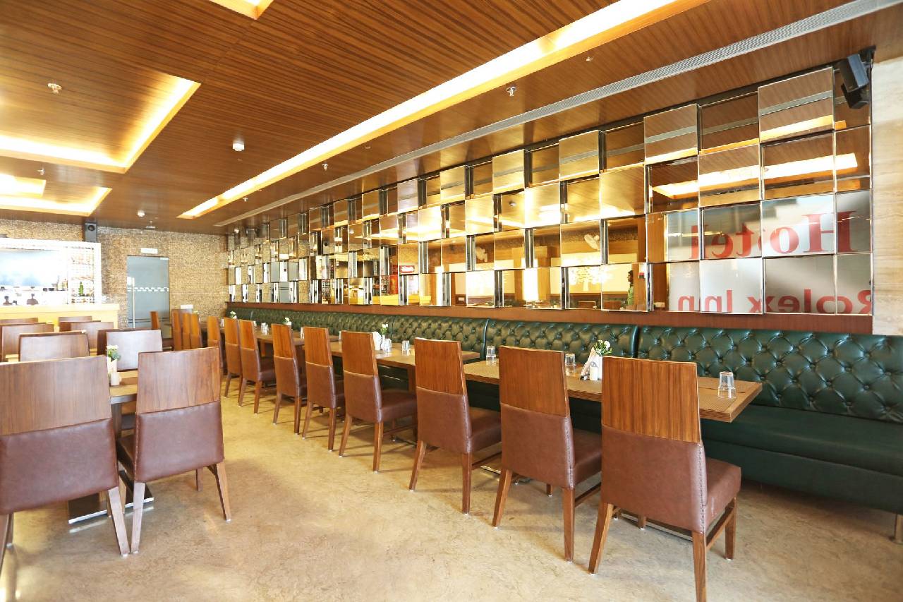 Oyo 5614 Hotel Rolex Inn 