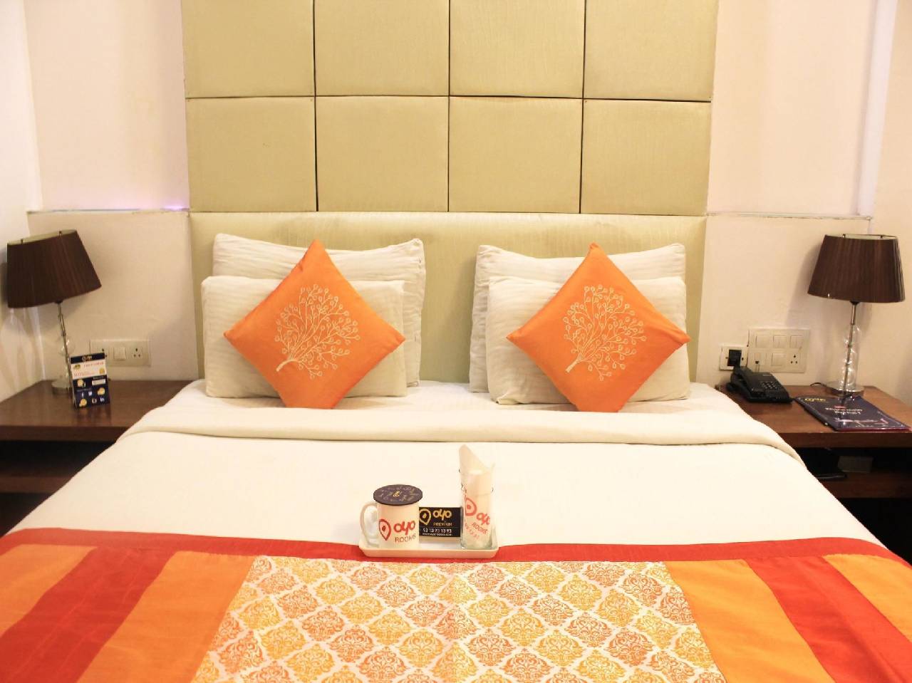 Oyo Premium Neelam Chowk 