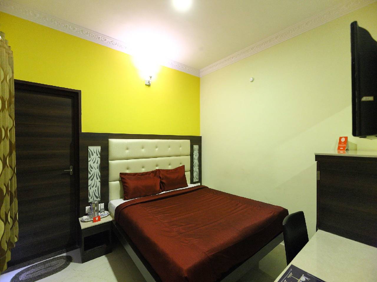 Oyo 7987 Hotel Carnation 