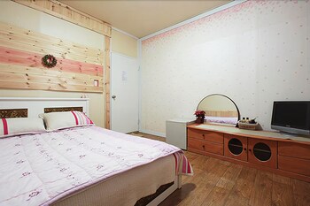 Muju Bakam Villa Pension 