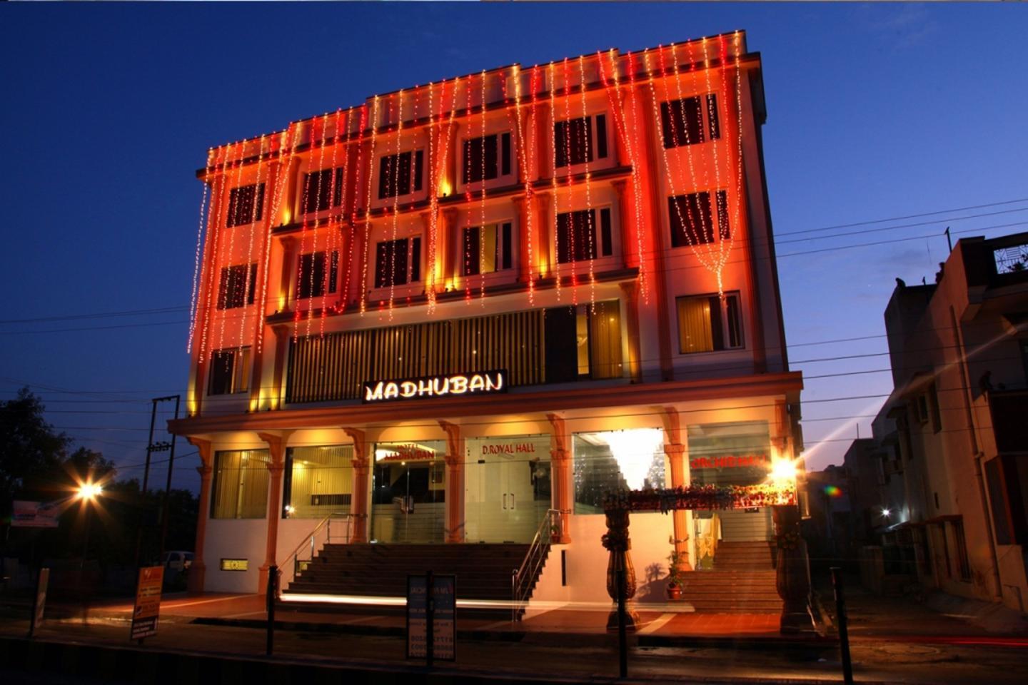 Hotel Madhuban (هتل مادهوبان) 