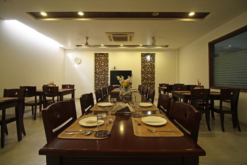 Mint Sarojville Suites 