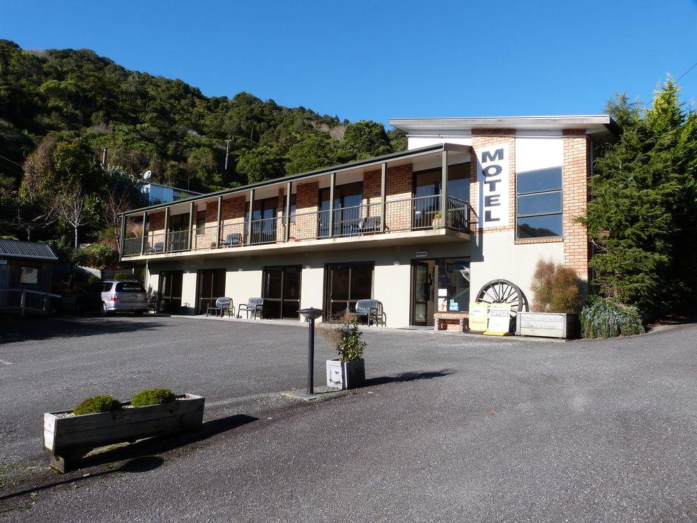 Sundowner Motel 