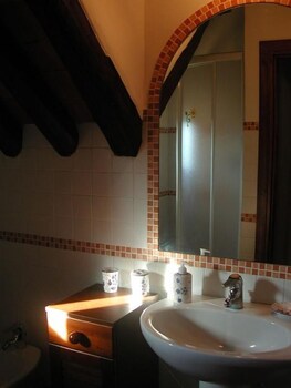 Casale Il Colombaio Di Toiano Bathroom