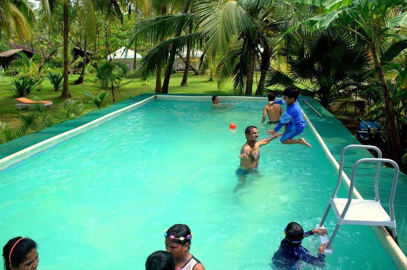 Montego Bay Beach Village (مونتگو بی بیچ ویلاج) Pool