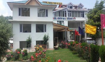 Adb Rooms Hotel Patnitop Hotel Front