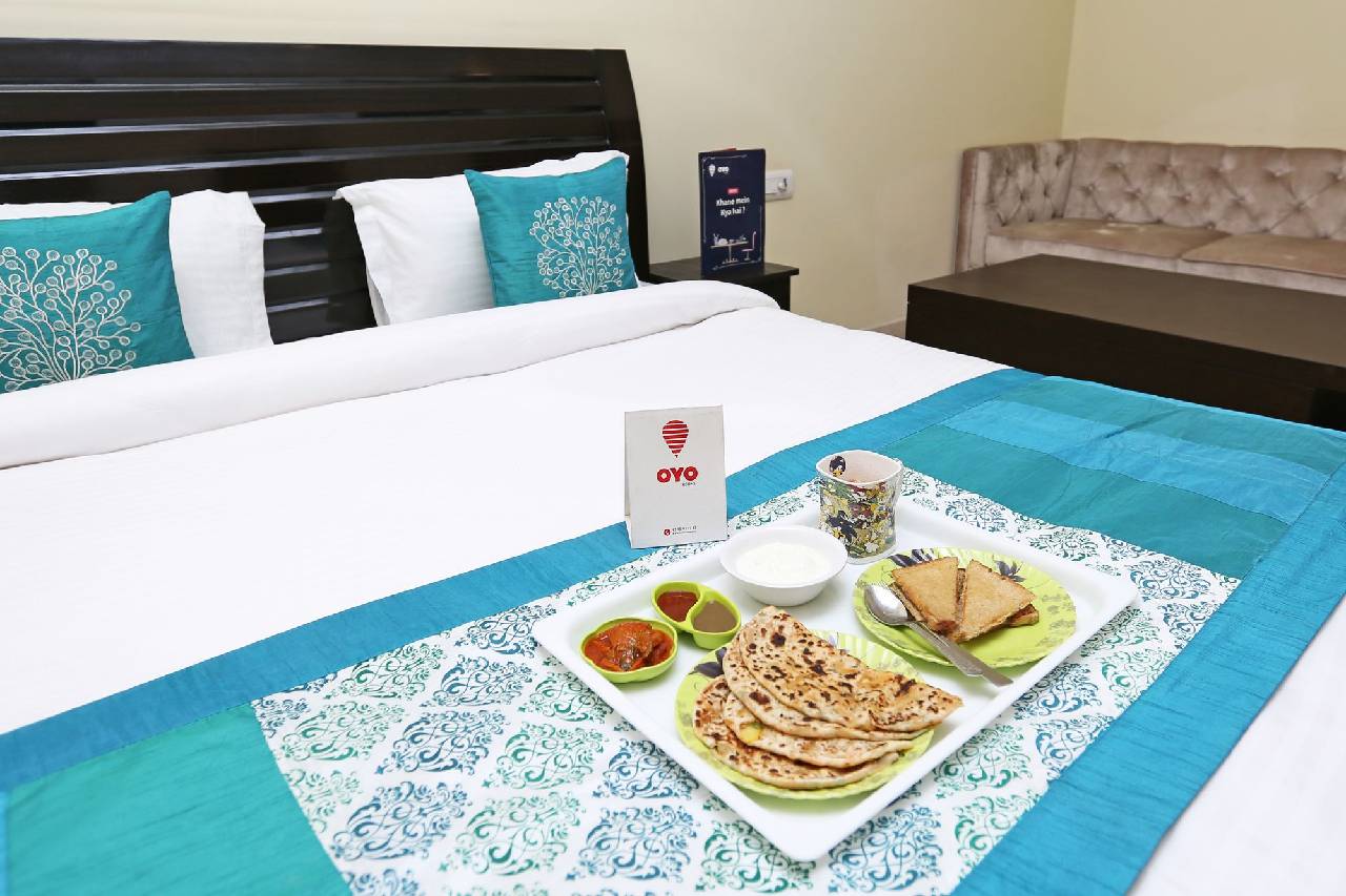 Oyo 9072 Noida Dreamz 