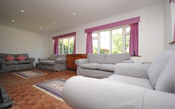 Still Waters Emsworth 205652 Living Room