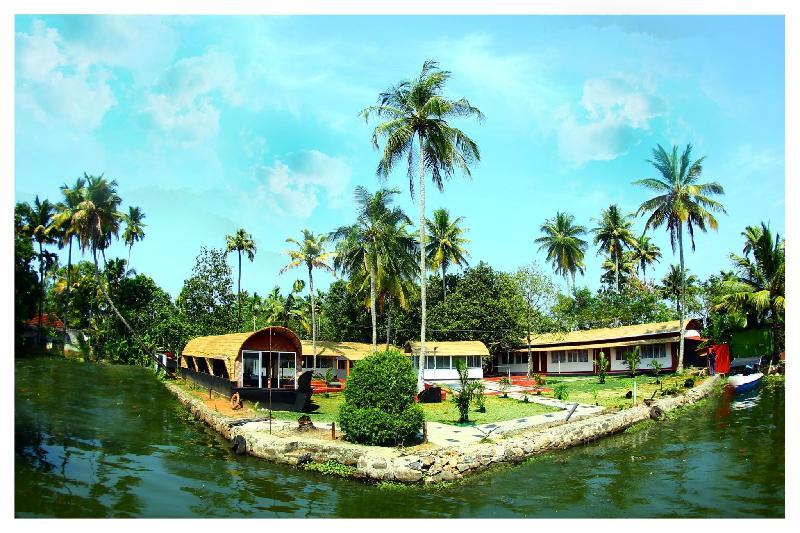 Island Lake Resort Alleppey 