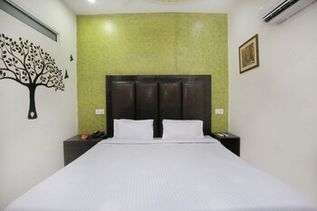 Oyo 4727 Hotel Sangam Pacific Guestroom