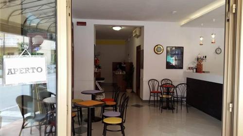 Hotel Fornaro (هتل فورنارو) 
