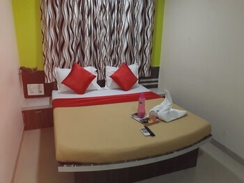 Hotel Relax Residency Guestroom