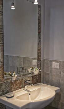 Le Sette Perle Bathroom Sink